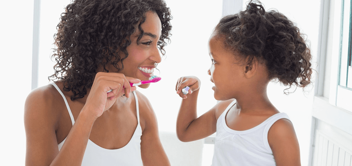 Enxaguante bucal substitui a escovação? Saiba como usar.
